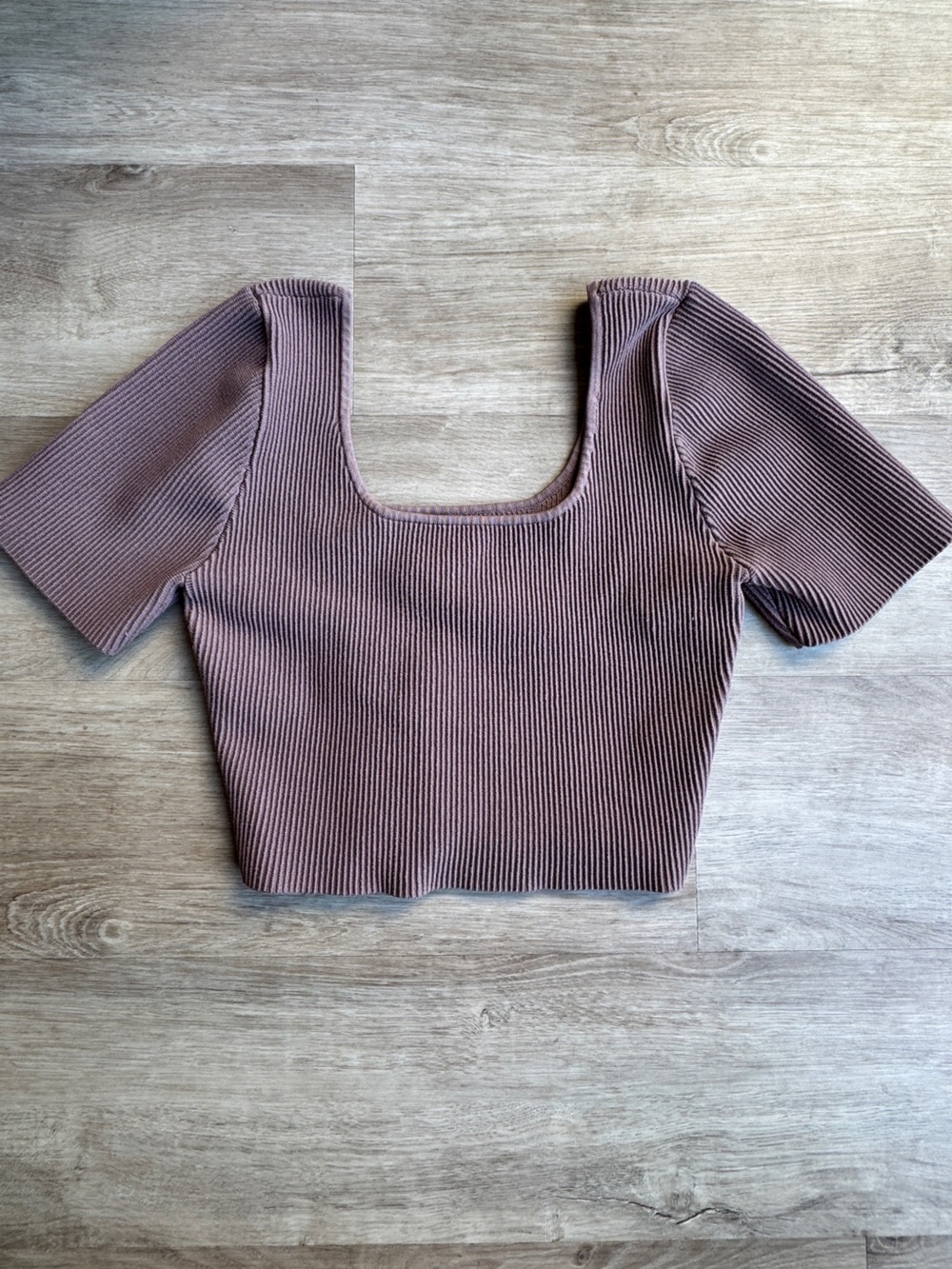 Aritzia Babaton Sculpt square neck ribbed cropped top Women’s sz L